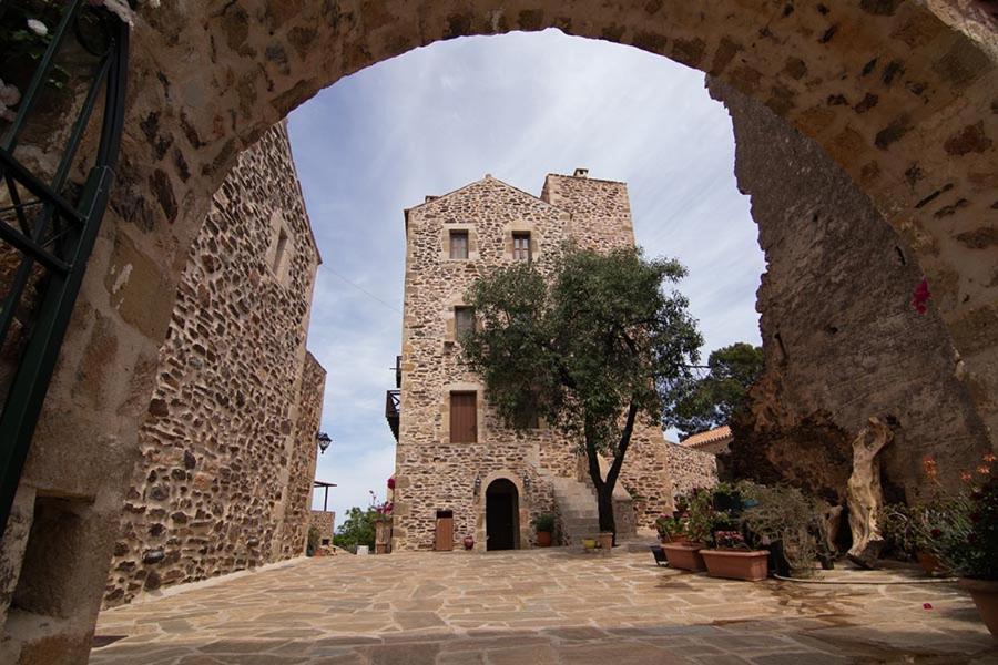 Petropoulakis Tower Hotel Gythio Bagian luar foto