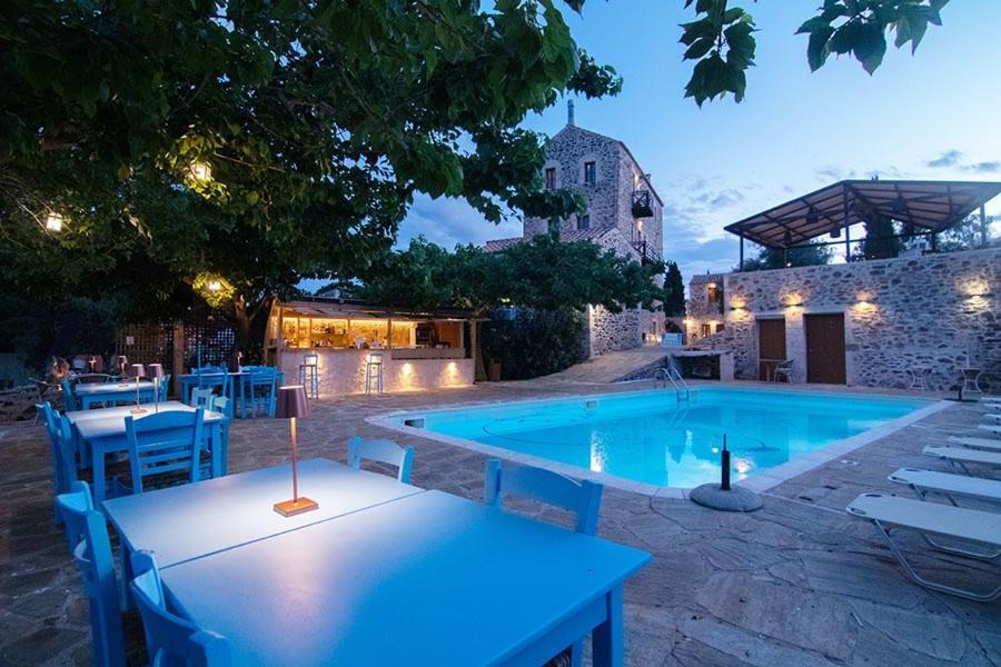 Petropoulakis Tower Hotel Gythio Bagian luar foto
