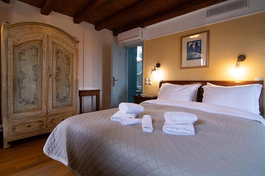 Petropoulakis Tower Hotel Gythio Bagian luar foto