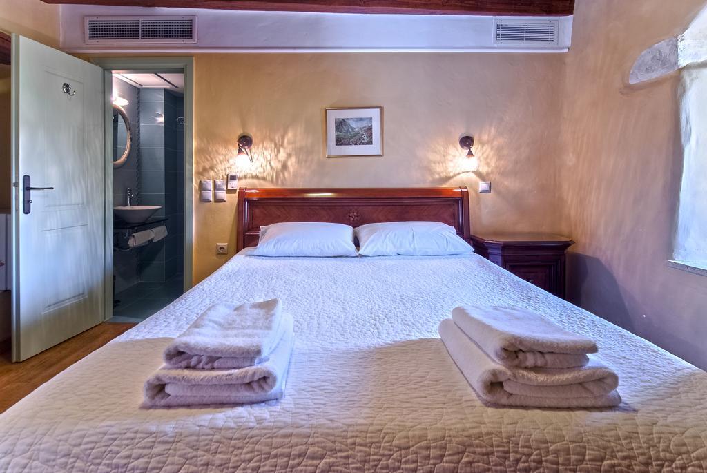 Petropoulakis Tower Hotel Gythio Bagian luar foto